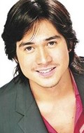 Recent Piolo Pascual pictures.