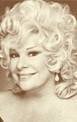 Renee Taylor - bio and intersting facts about personal life.