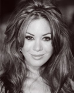Roxanne McKee - bio and intersting facts about personal life.