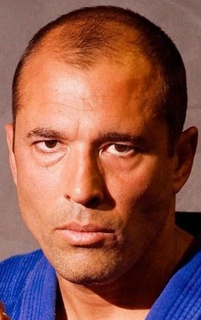 Royce Gracie - bio and intersting facts about personal life.