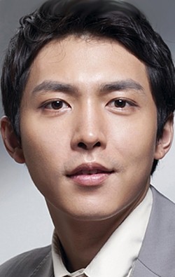 Recent Ryu Sang Wook pictures.