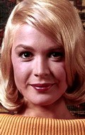 Sandra Dee - bio and intersting facts about personal life.