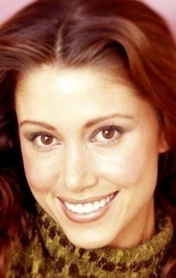 Shannon Elizabeth - bio and intersting facts about personal life.