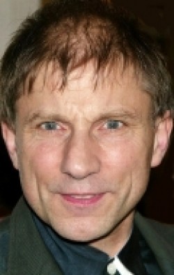 Simon McBurney - bio and intersting facts about personal life.