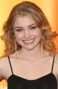 Skyler Samuels - bio and intersting facts about personal life.