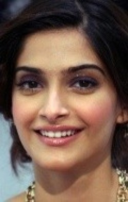 Sonam Kapoor - bio and intersting facts about personal life.