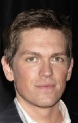 Steve Howey - bio and intersting facts about personal life.