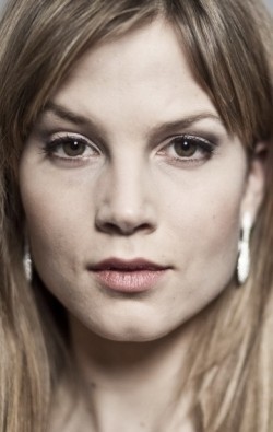 Sylvia Hoeks - bio and intersting facts about personal life.