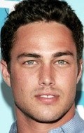 Taylor Kinney - bio and intersting facts about personal life.