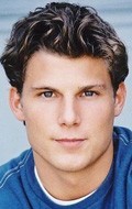 Travis Van Winkle - bio and intersting facts about personal life.