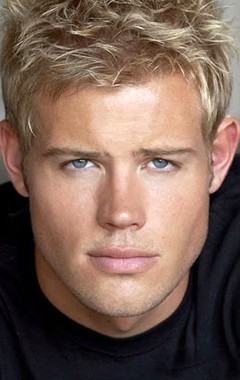 Trevor Donovan - bio and intersting facts about personal life.