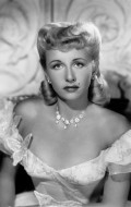 Vera Ralston - bio and intersting facts about personal life.