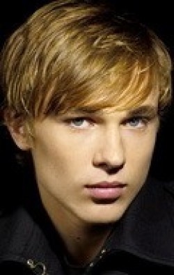Recent William Moseley pictures.