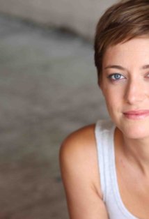 Zoe Perry - bio and intersting facts about personal life.