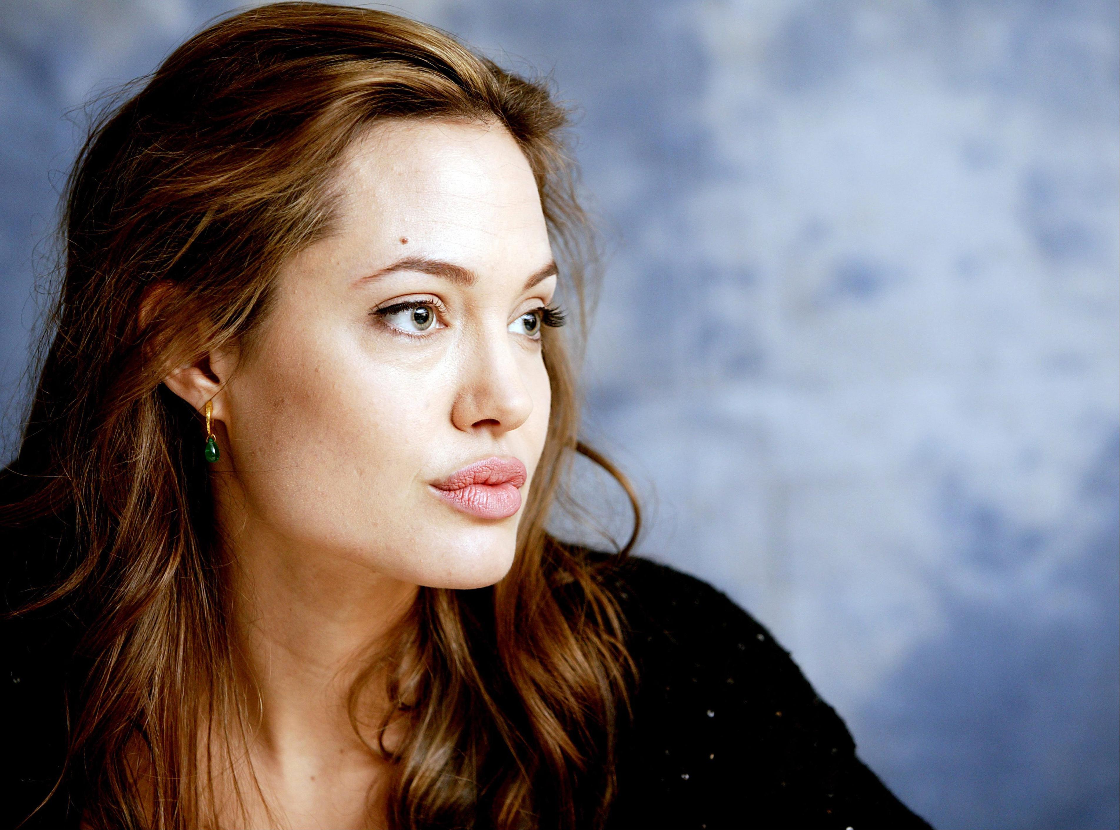 Photo №20239 Angelina Jolie.