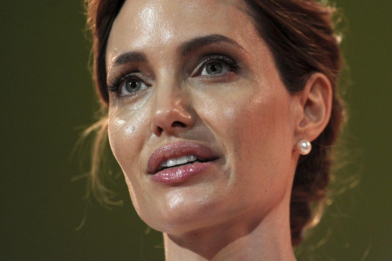 Photo №36924 Angelina Jolie.