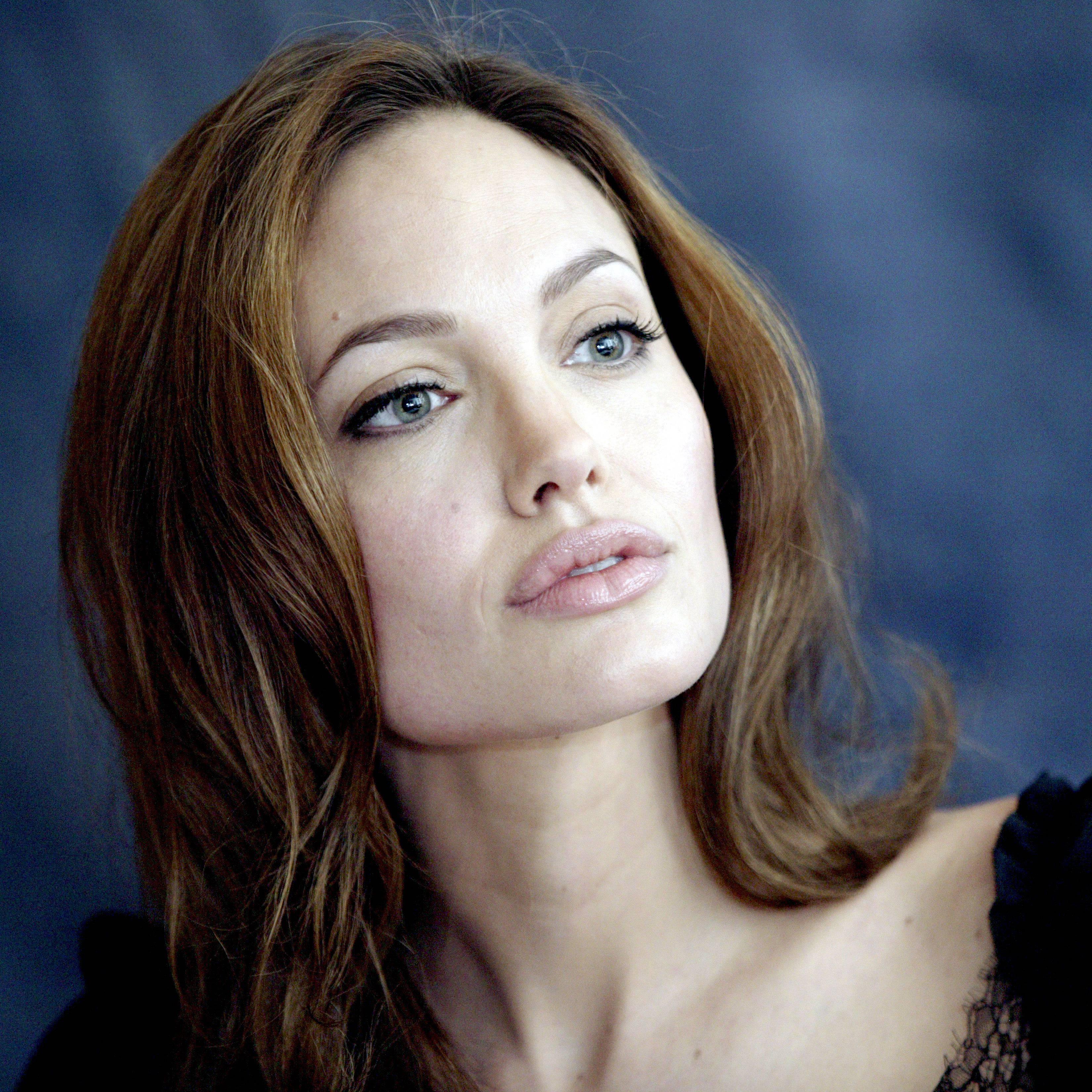 Photo №20146 Angelina Jolie.