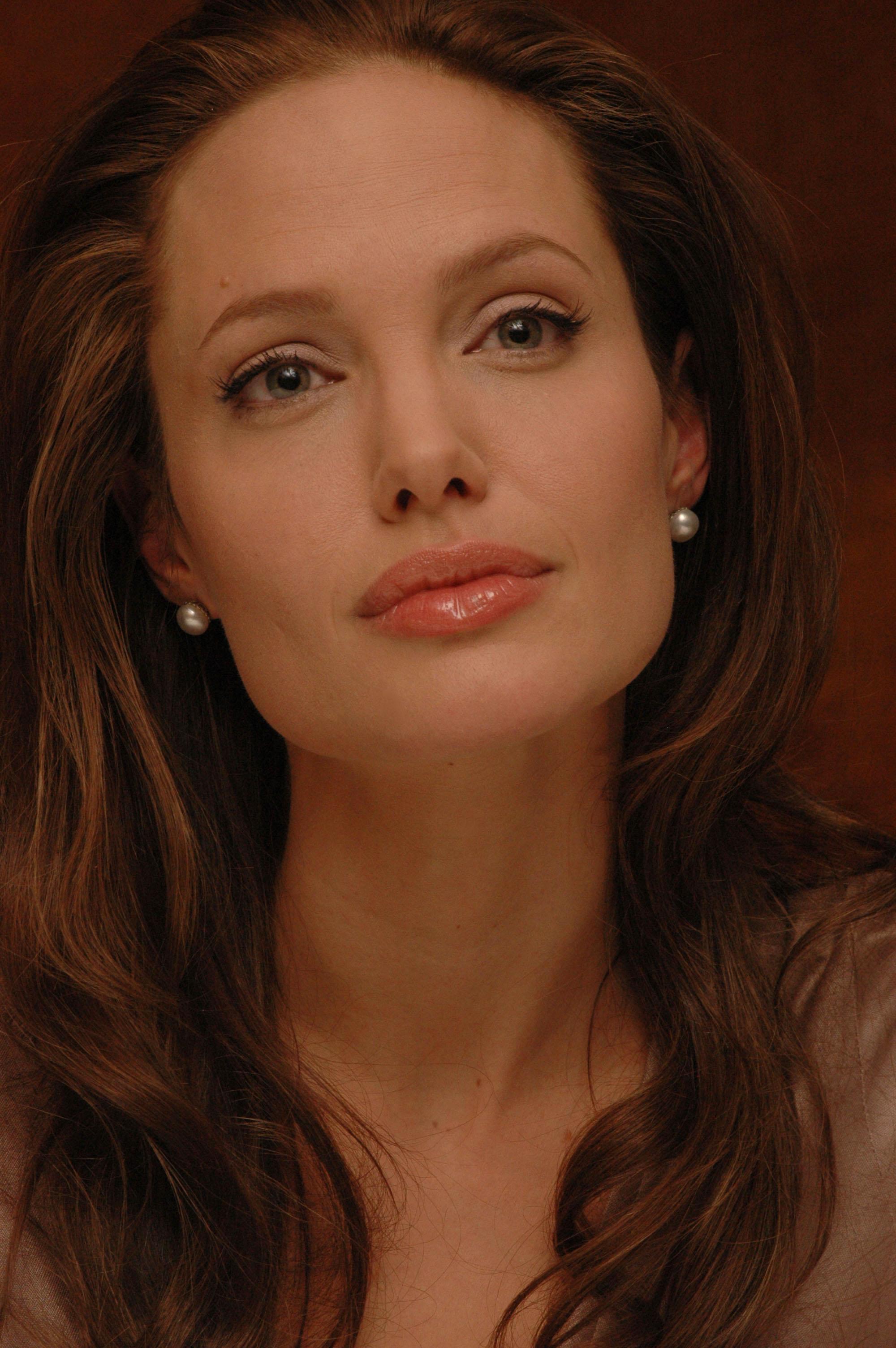 Photo №20242 Angelina Jolie.