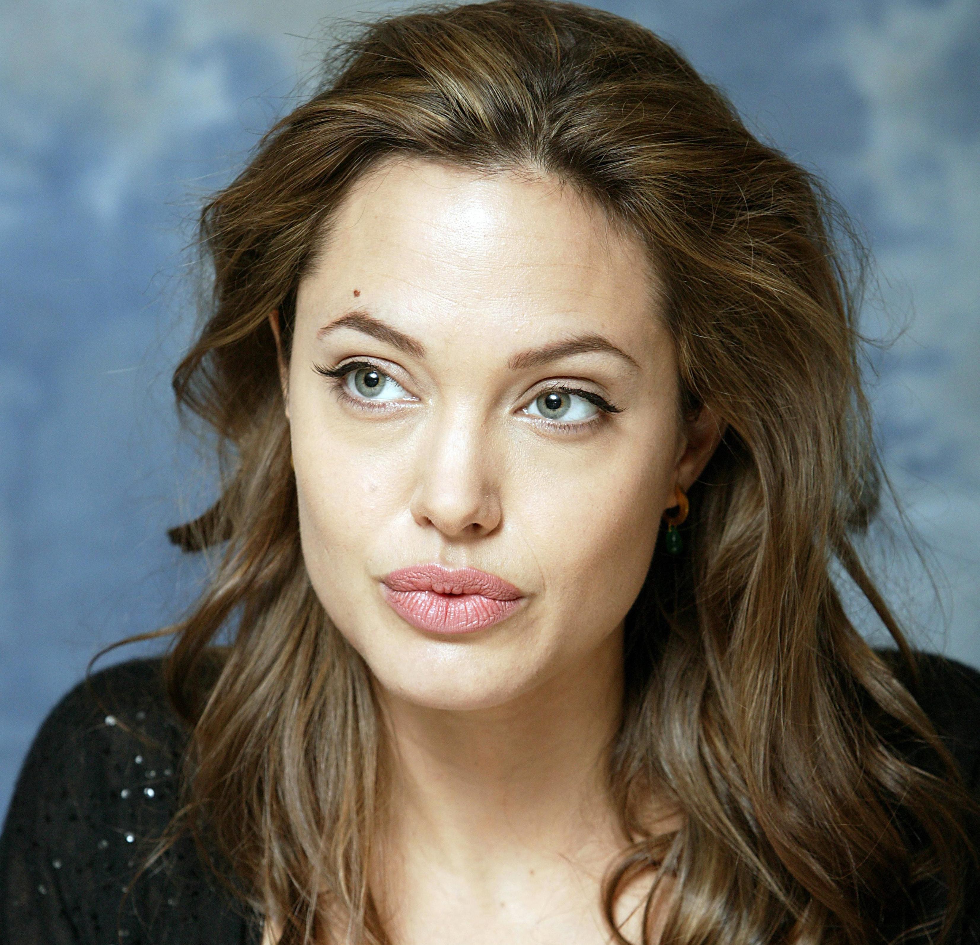 Photo №20196 Angelina Jolie.