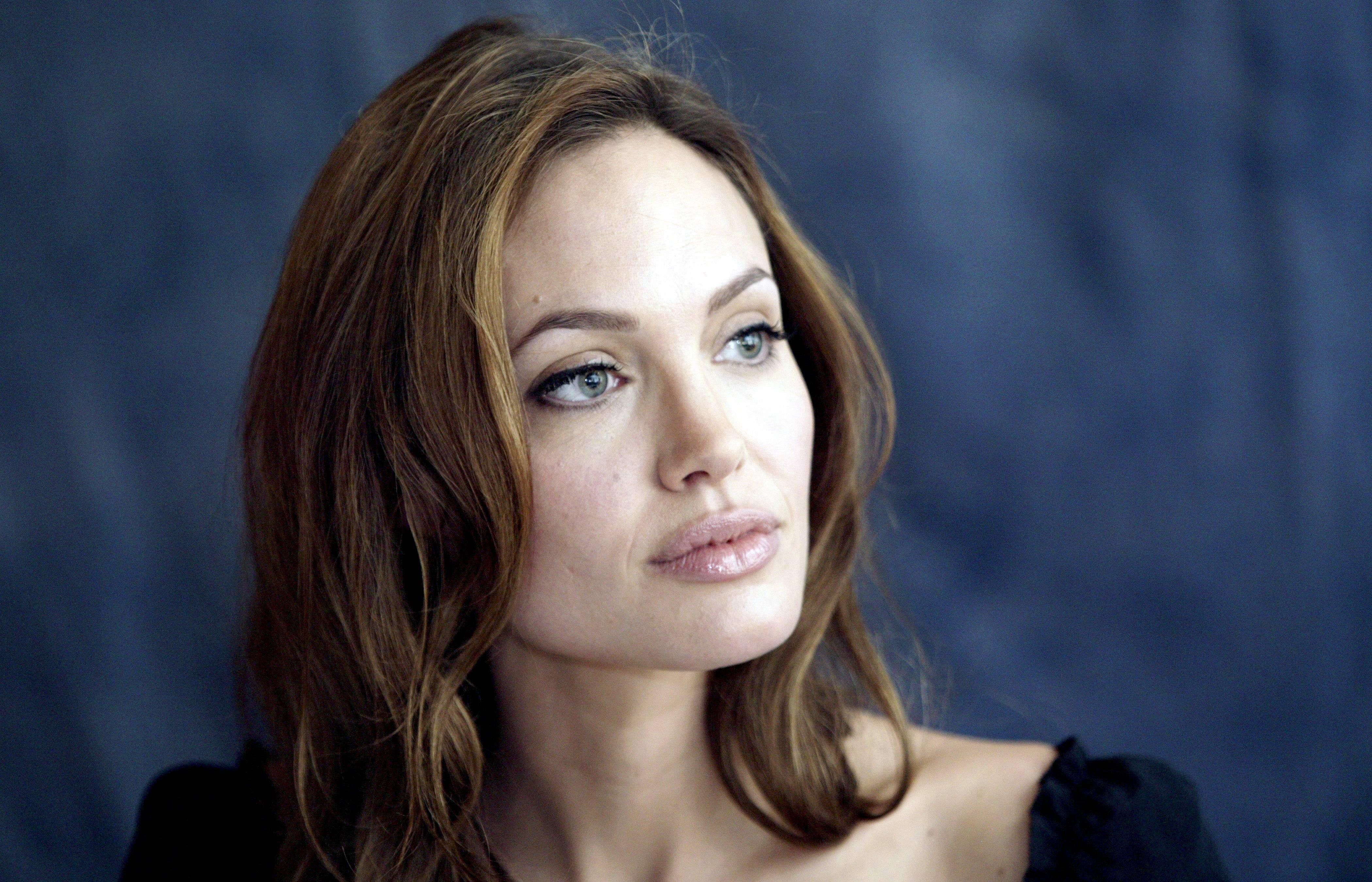 Photo №20145 Angelina Jolie.