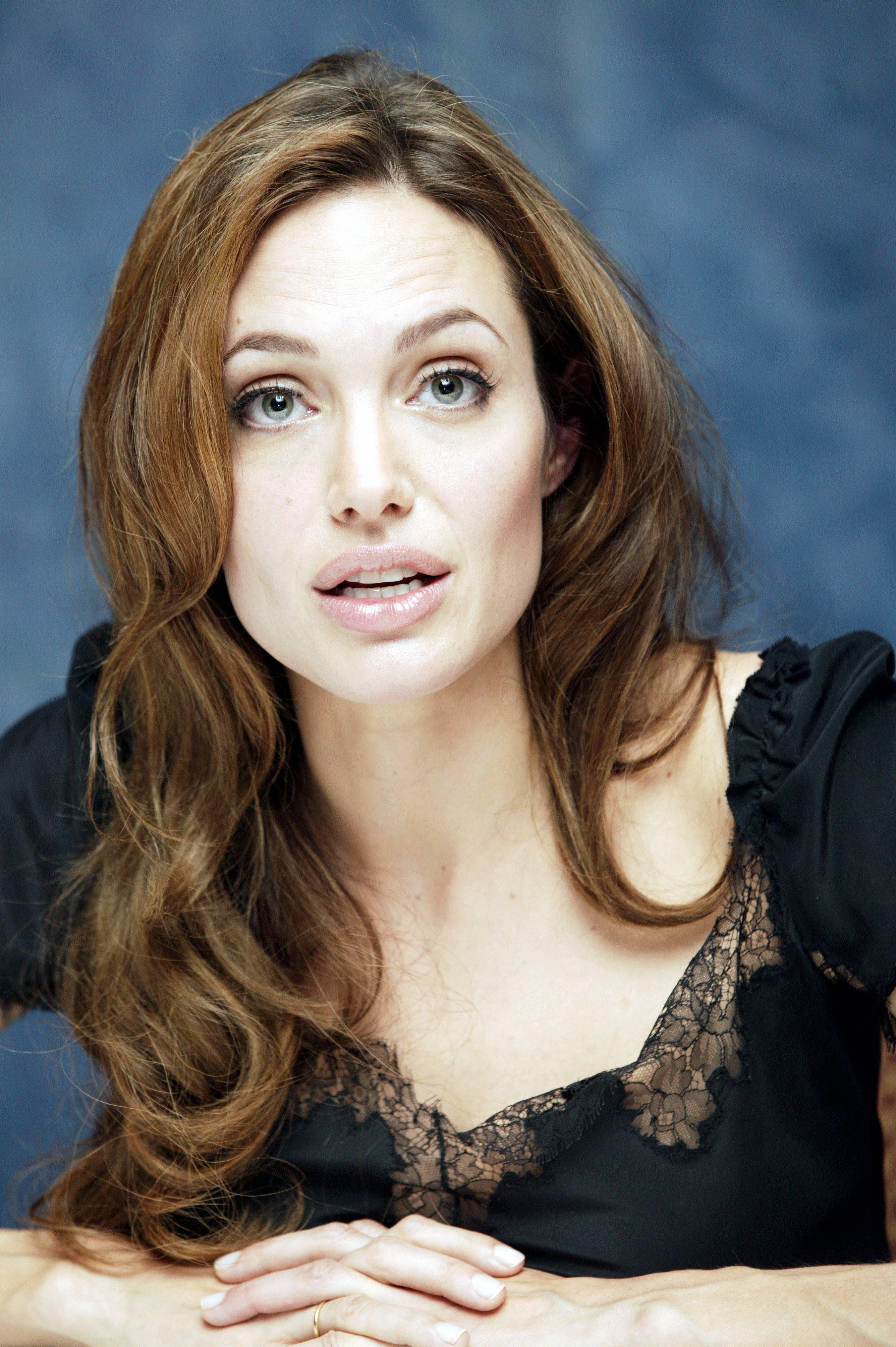 Photo №20154 Angelina Jolie.