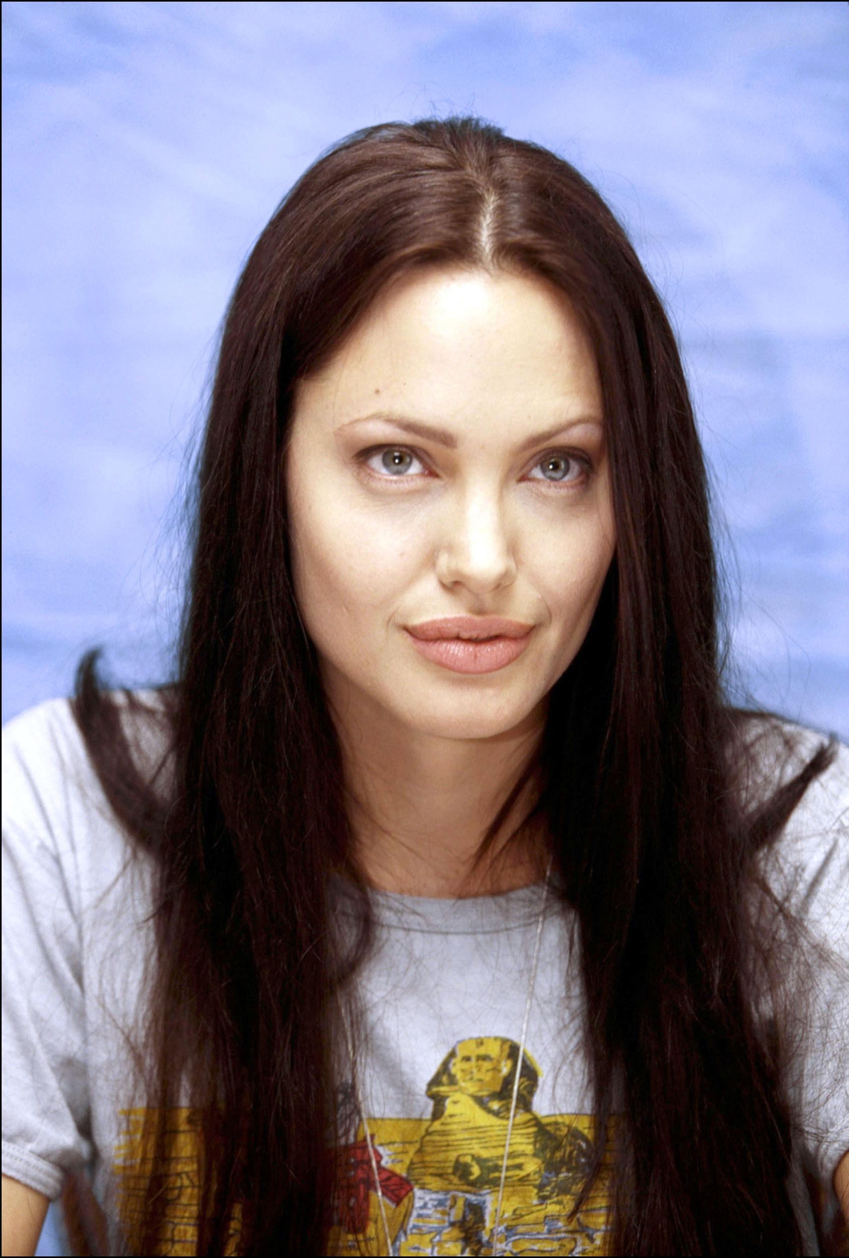 Photo №20252 Angelina Jolie.