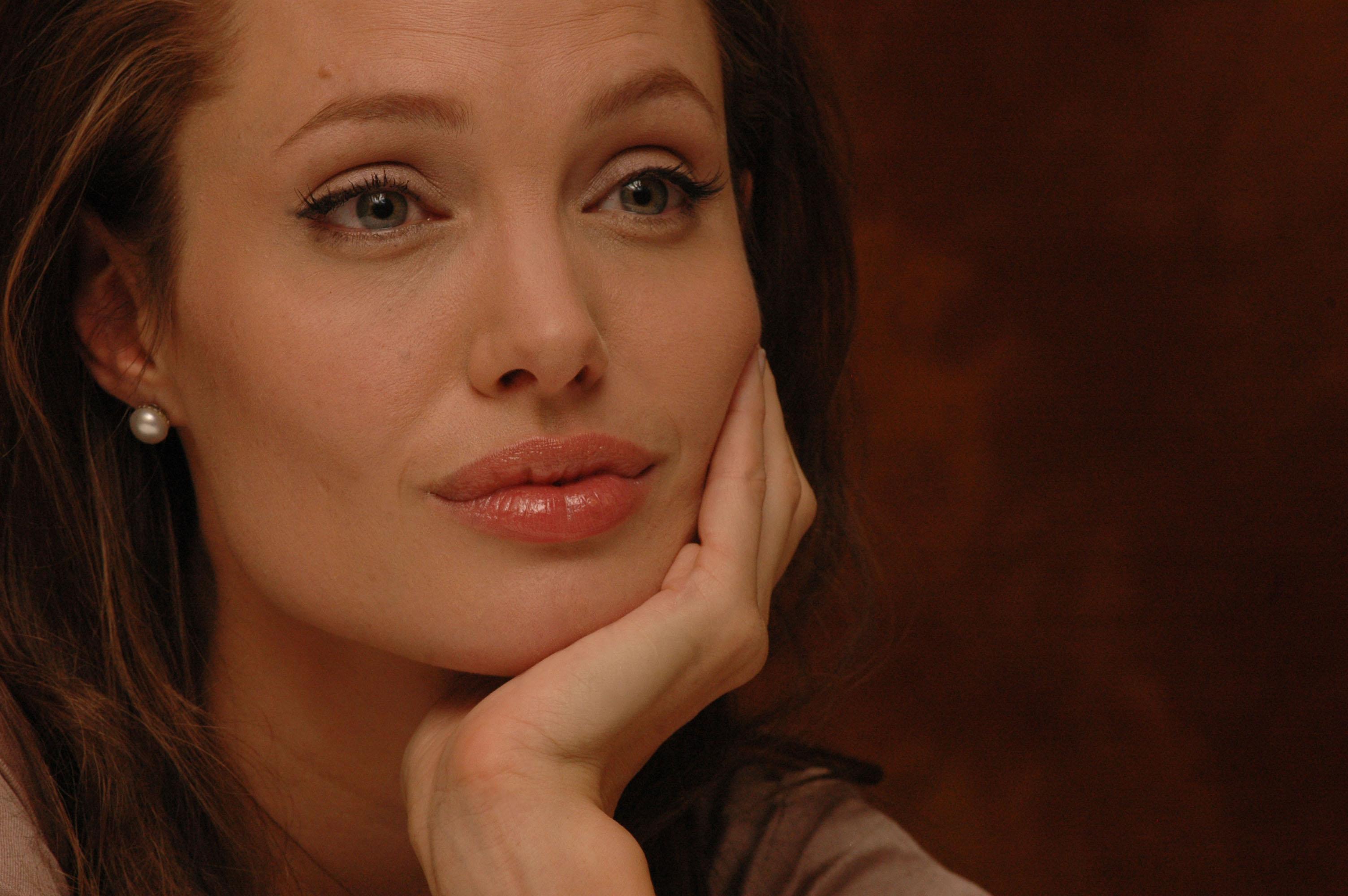 Photo №20204 Angelina Jolie.