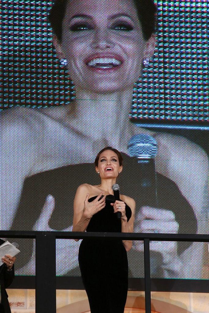 Photo №43935 Angelina Jolie.