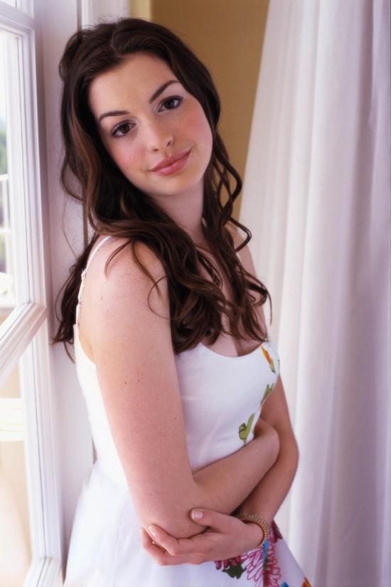 Photo №5856 Anne Hathaway.