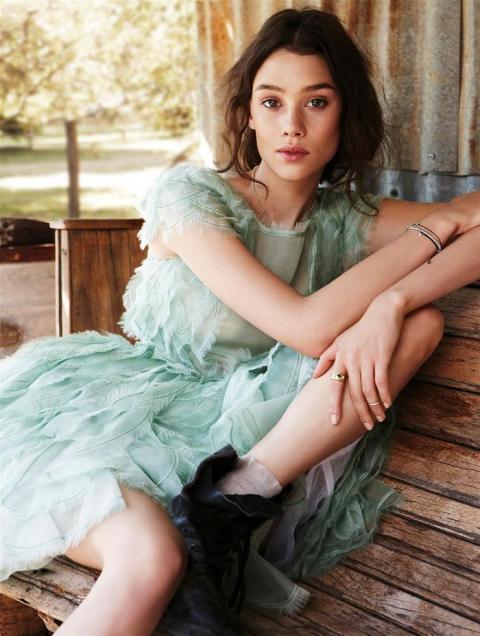 Photo №63194 Astrid Berges-Frisbey.