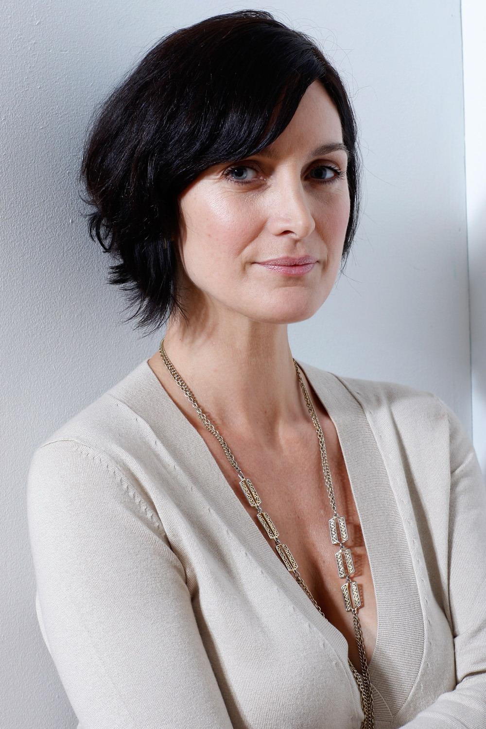 Photo №10092 Carrie-Anne Moss.