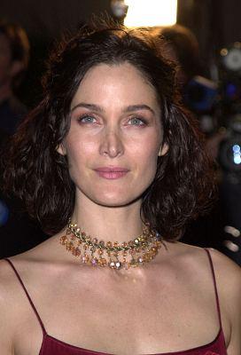 Photo №10098 Carrie-Anne Moss.