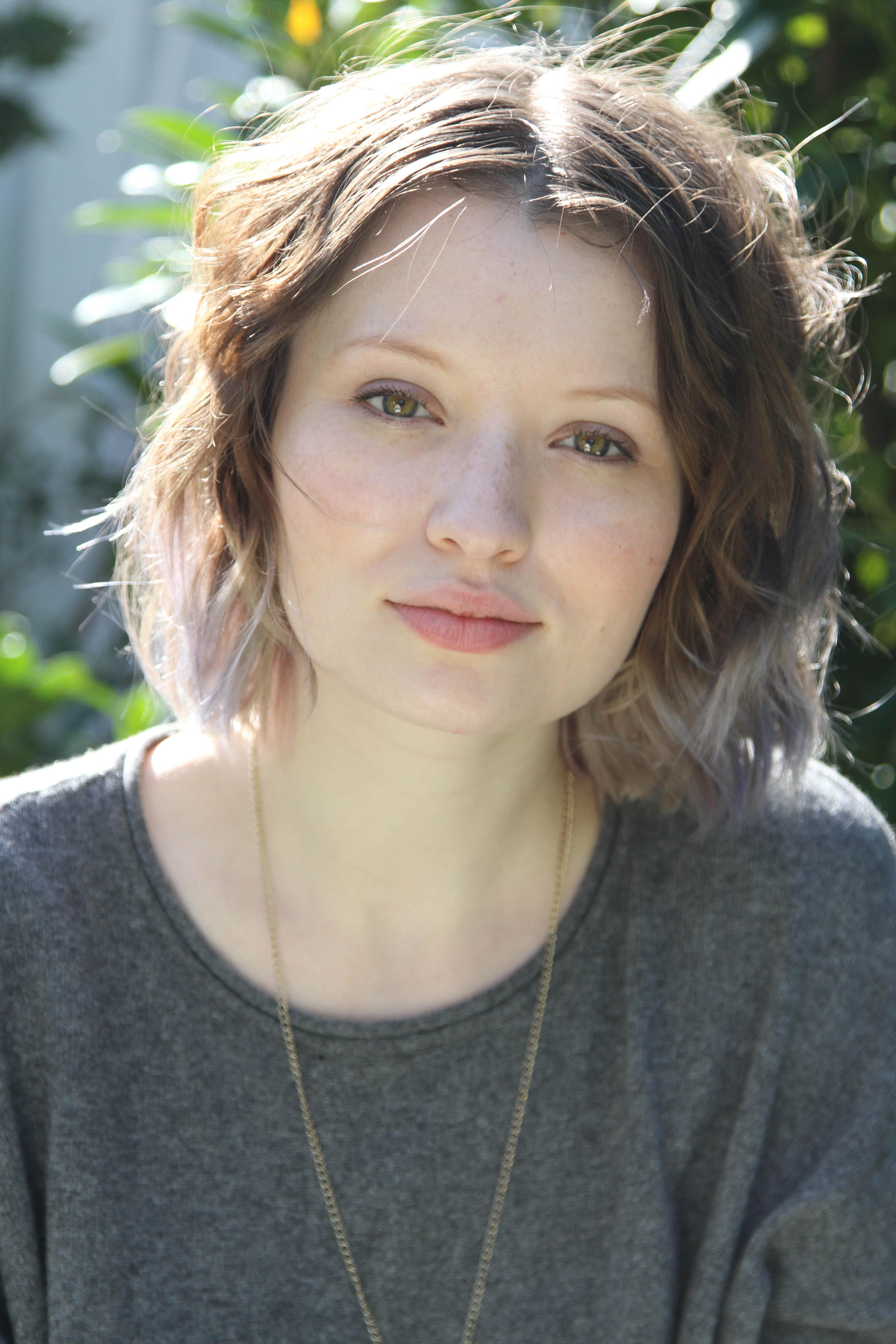 Photo №37307 Emily Browning.