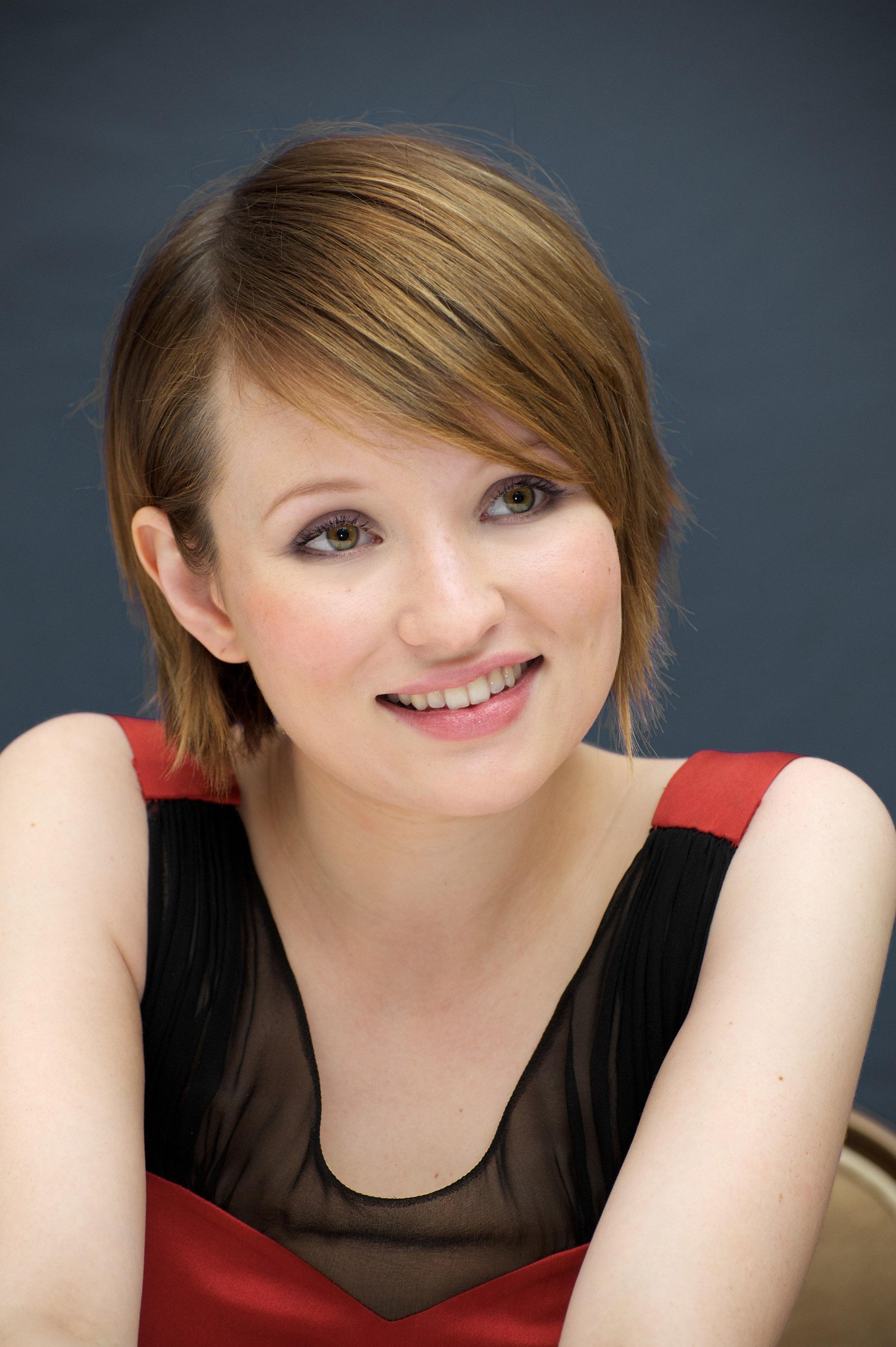 Photo №37303 Emily Browning.