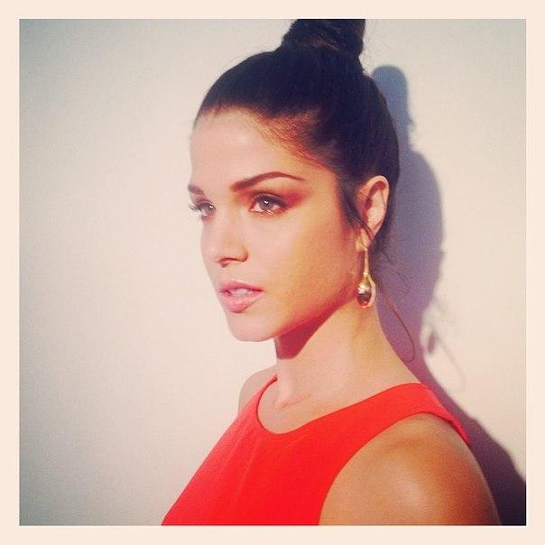 Photo №55954 Marie Avgeropoulos.