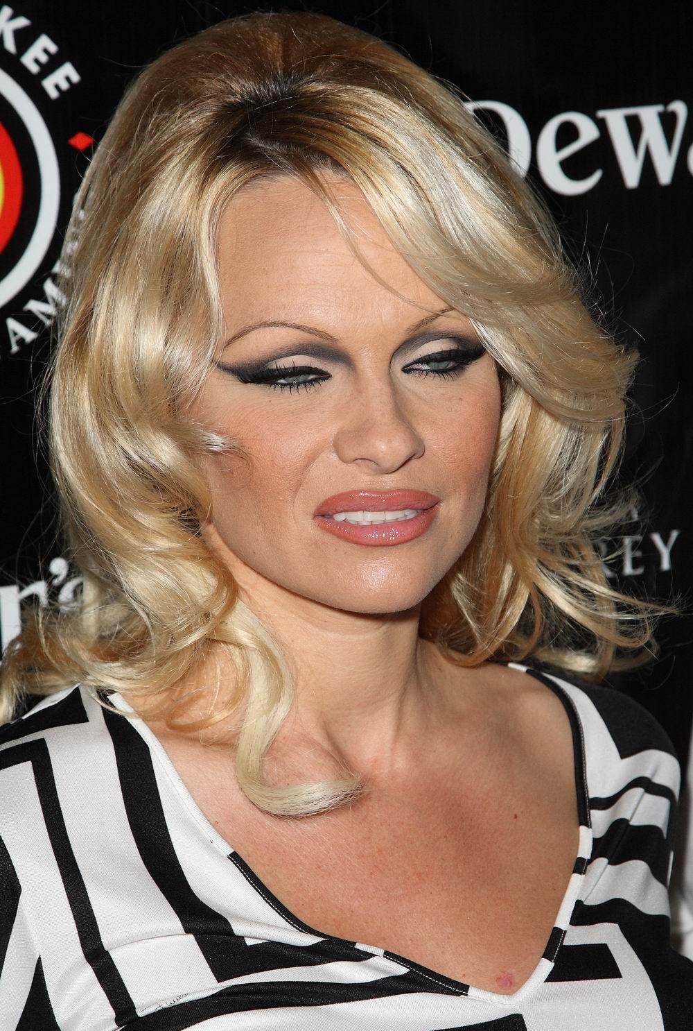 Photo №50119 Pamela Anderson.