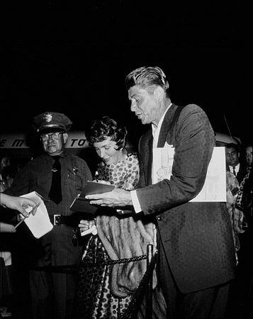 Photo №36 Ronald Reagan.