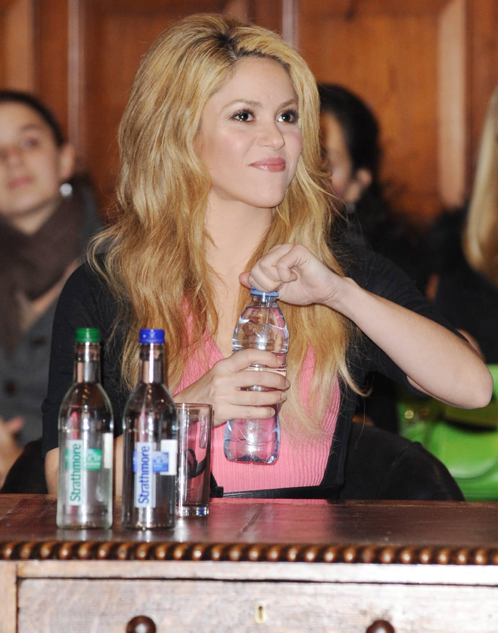 Photo №52876 Shakira.