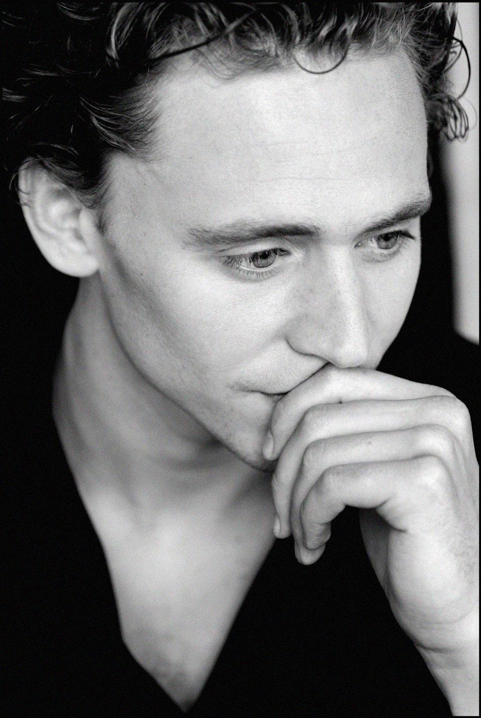 Photo №16523 Tom Hiddleston.