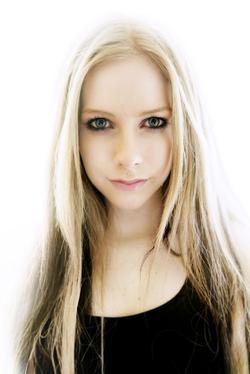 Recent Avril Lavigne photos