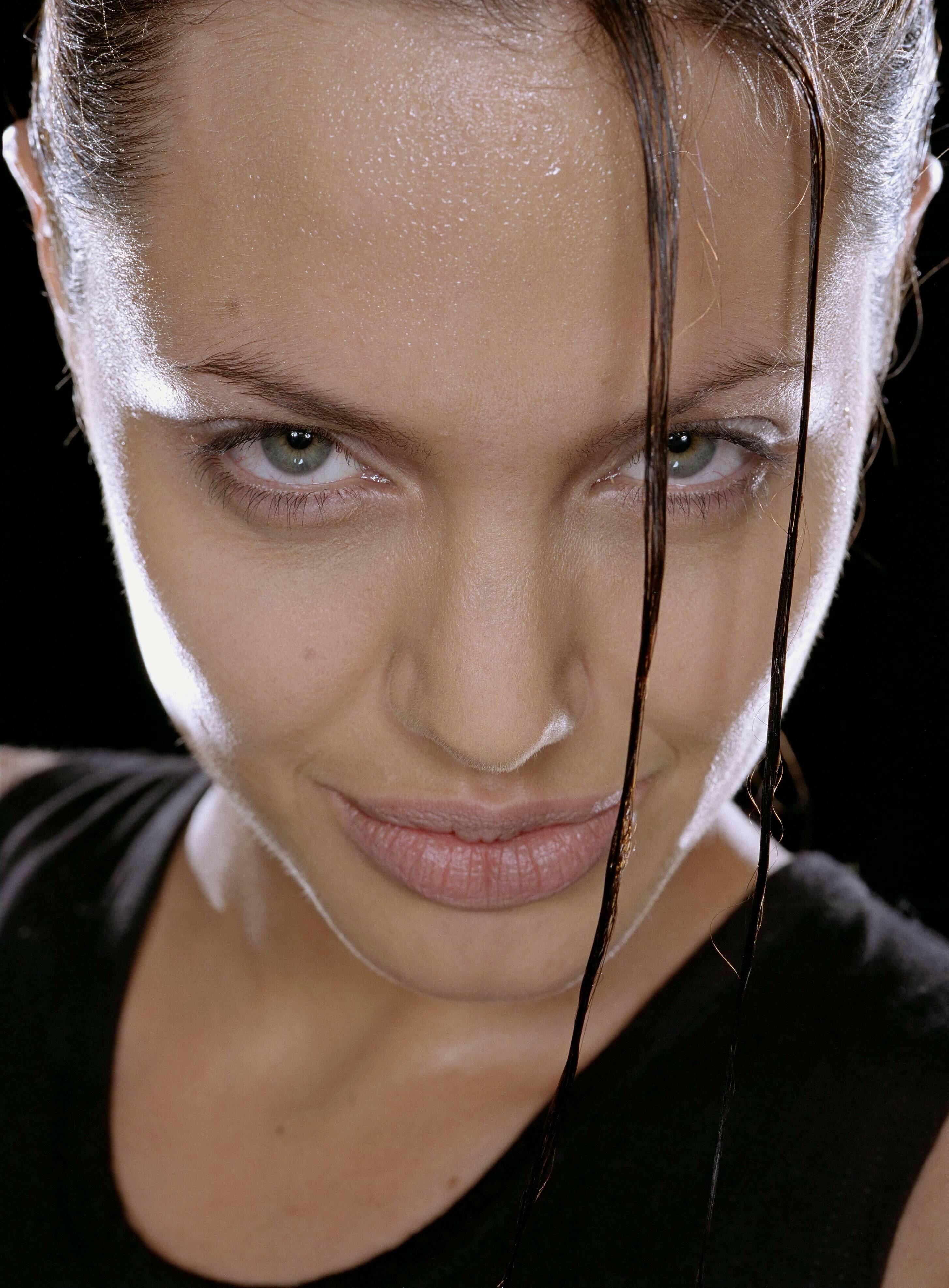 Angelina Jolie wallpaper №7514.