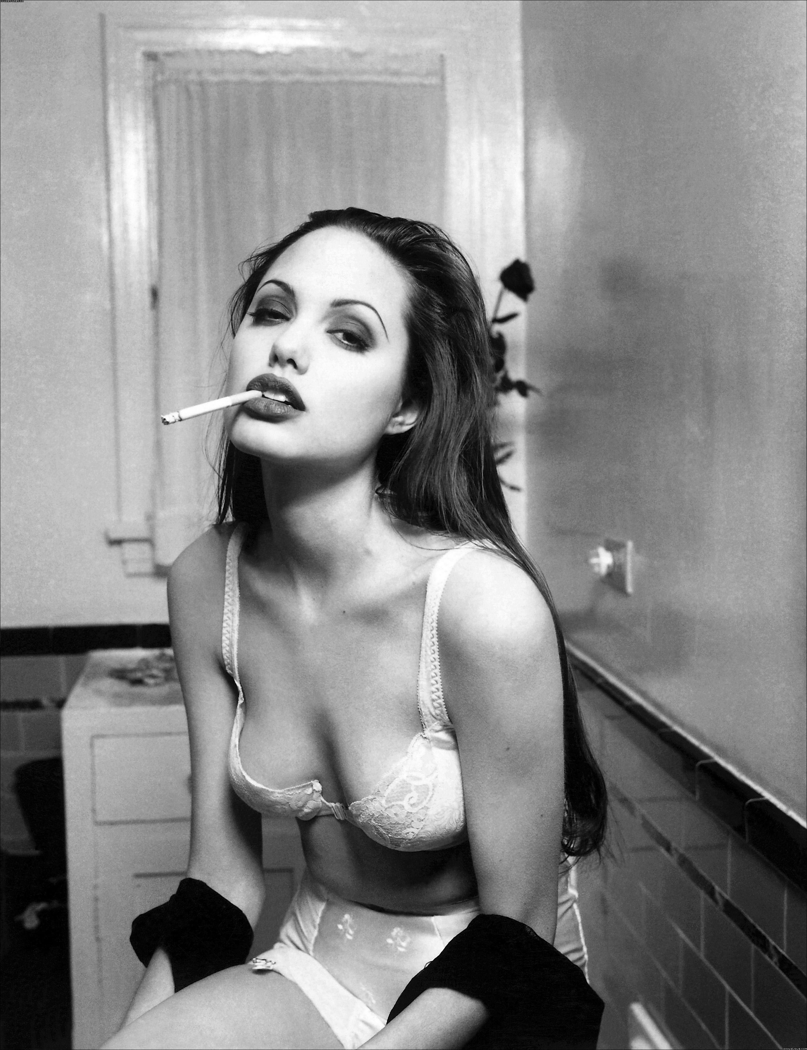 Angelina Jolie wallpaper №7679.