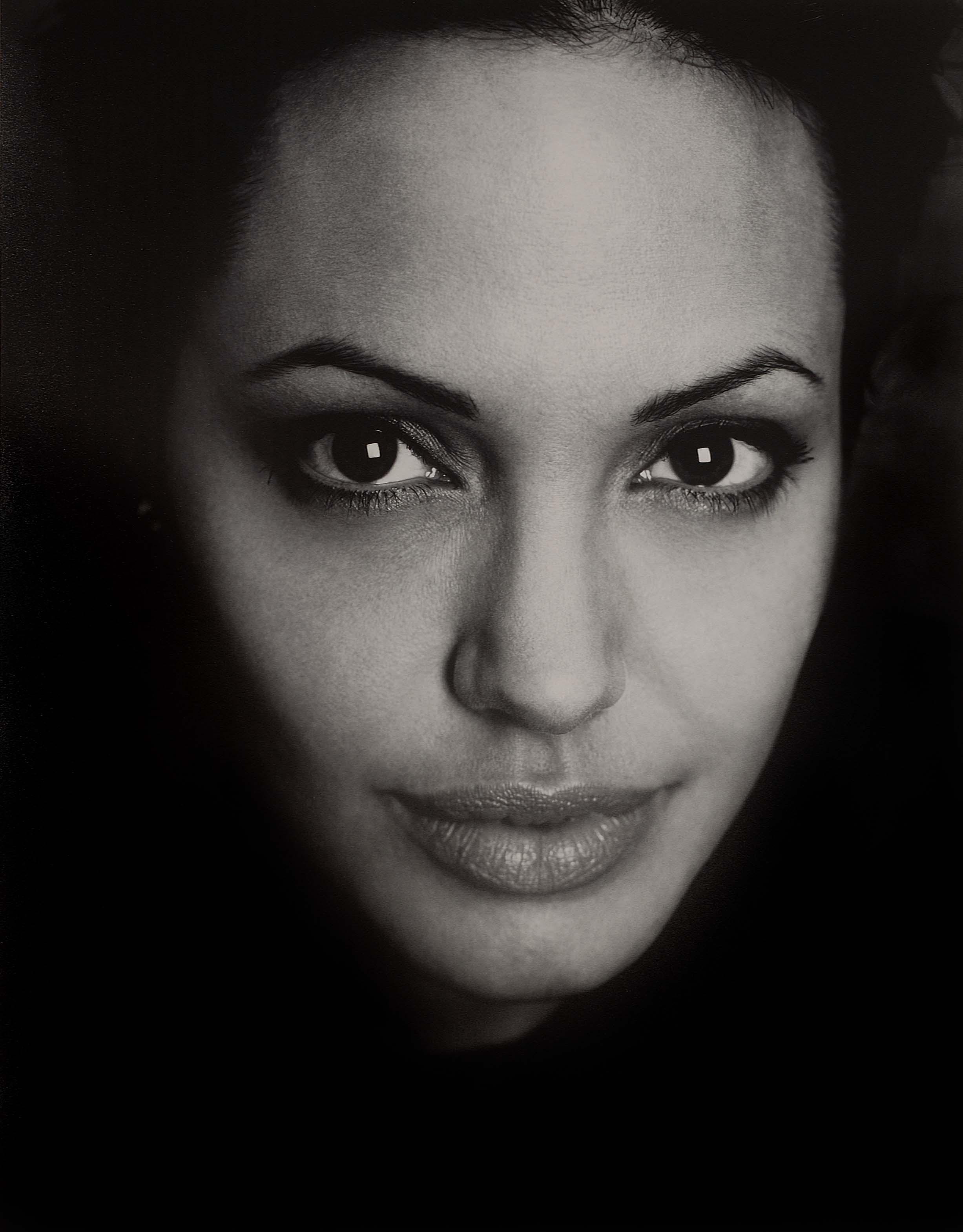 Angelina Jolie wallpaper №7642.