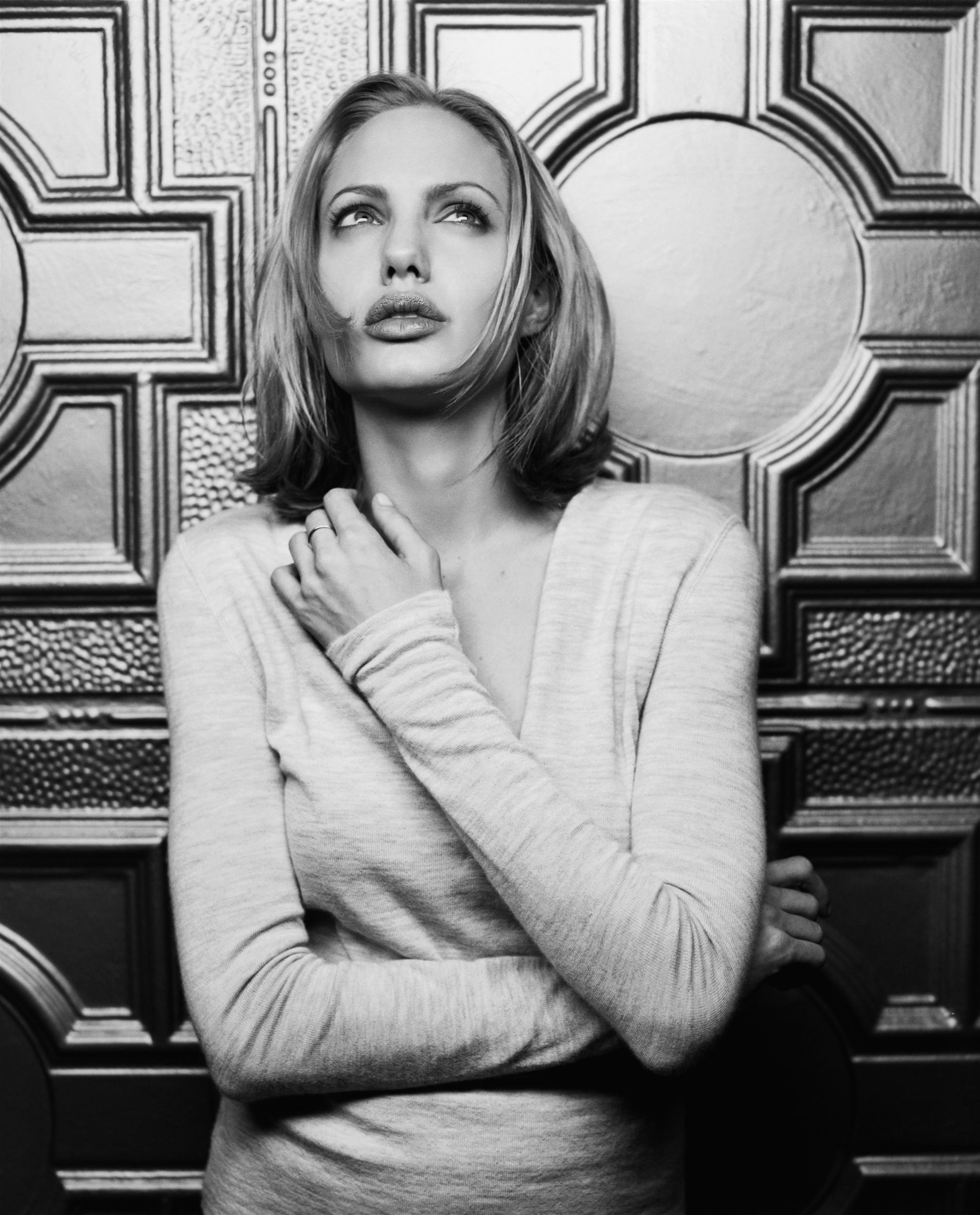 Angelina Jolie wallpaper №7688.