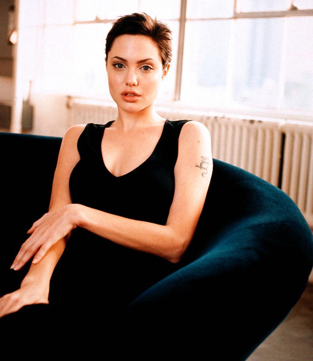 Angelina Jolie wallpaper №7765.