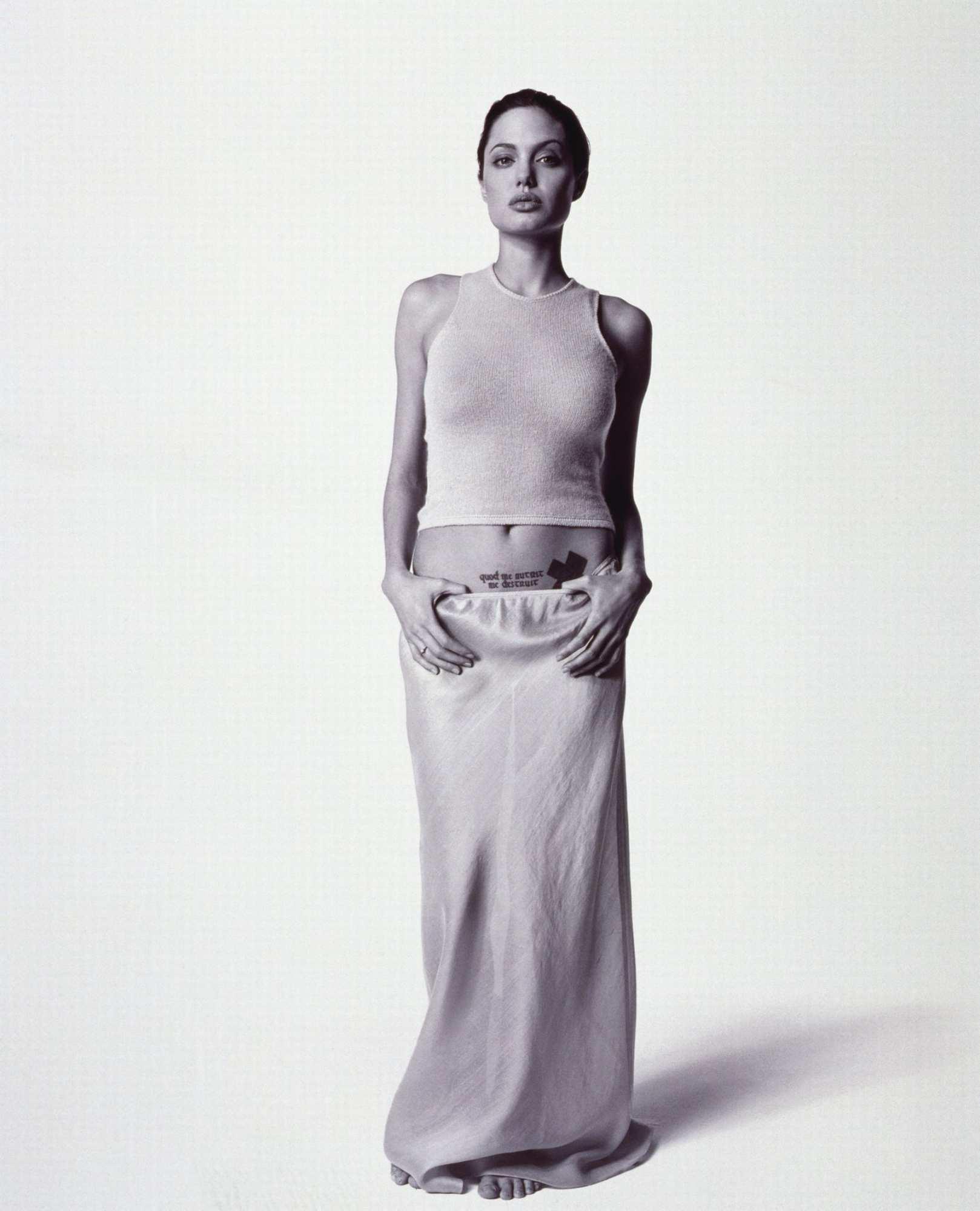 Angelina Jolie wallpaper №7960.