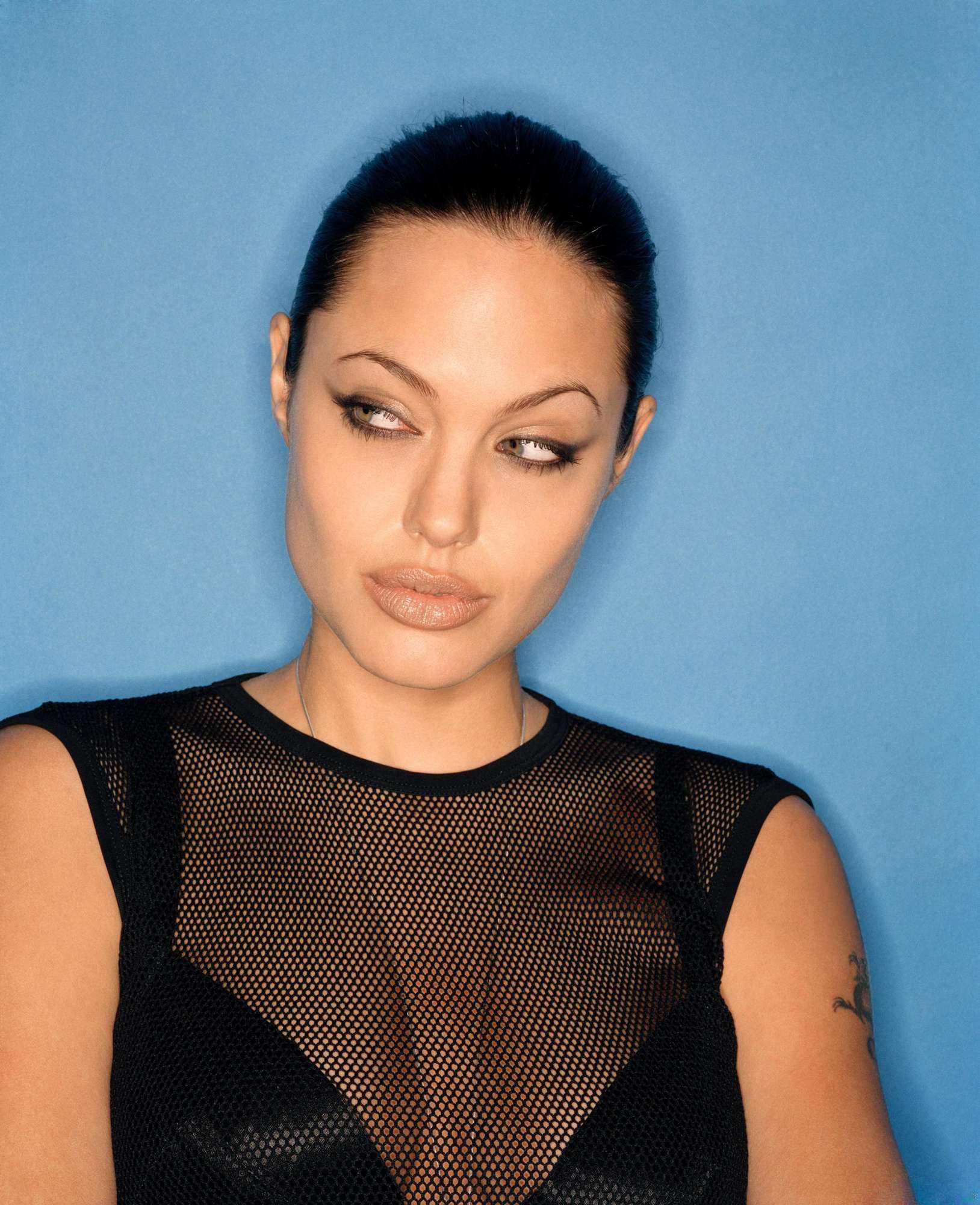 Angelina Jolie wallpaper №7563.