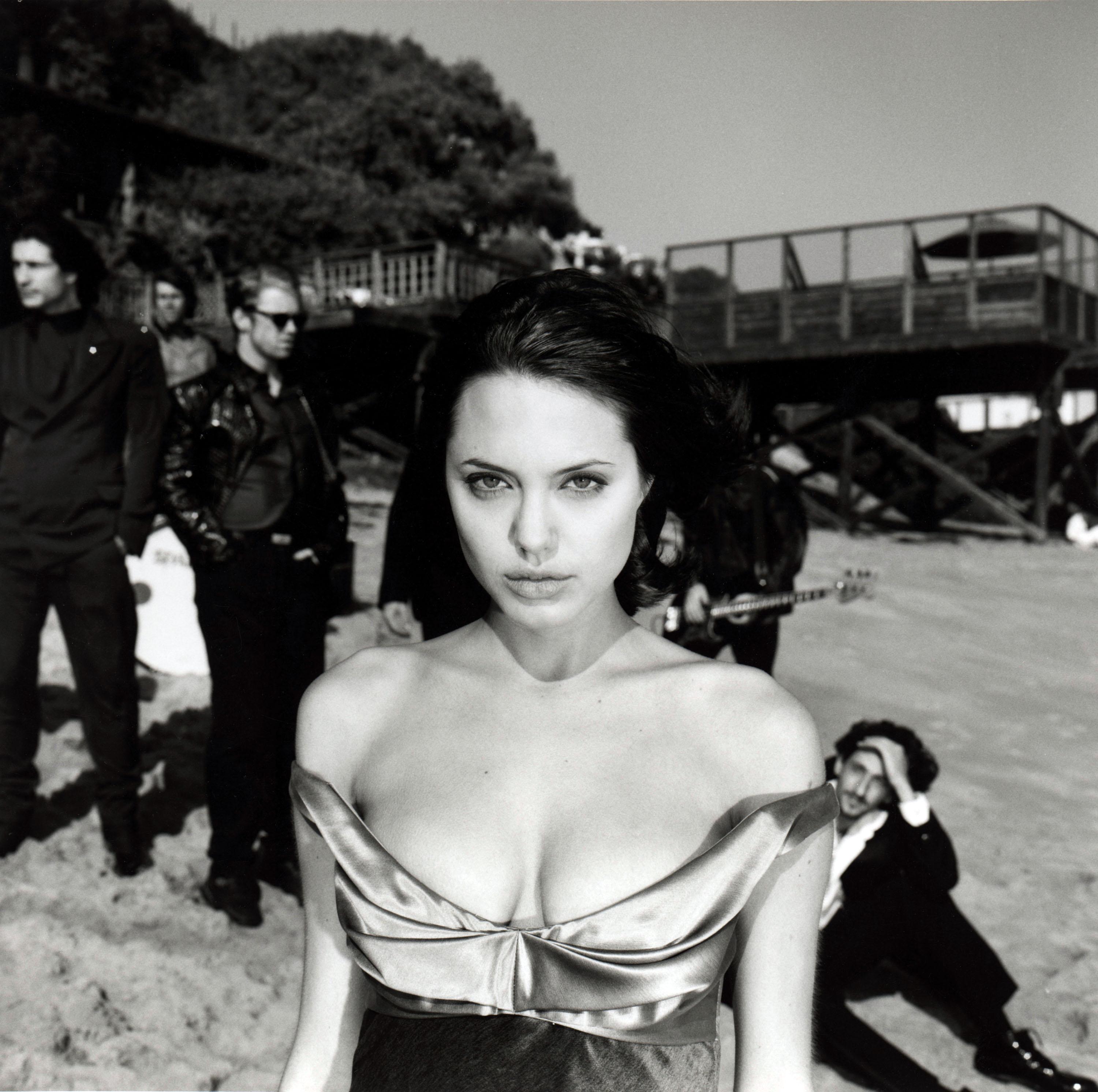 Angelina Jolie wallpaper №7756.