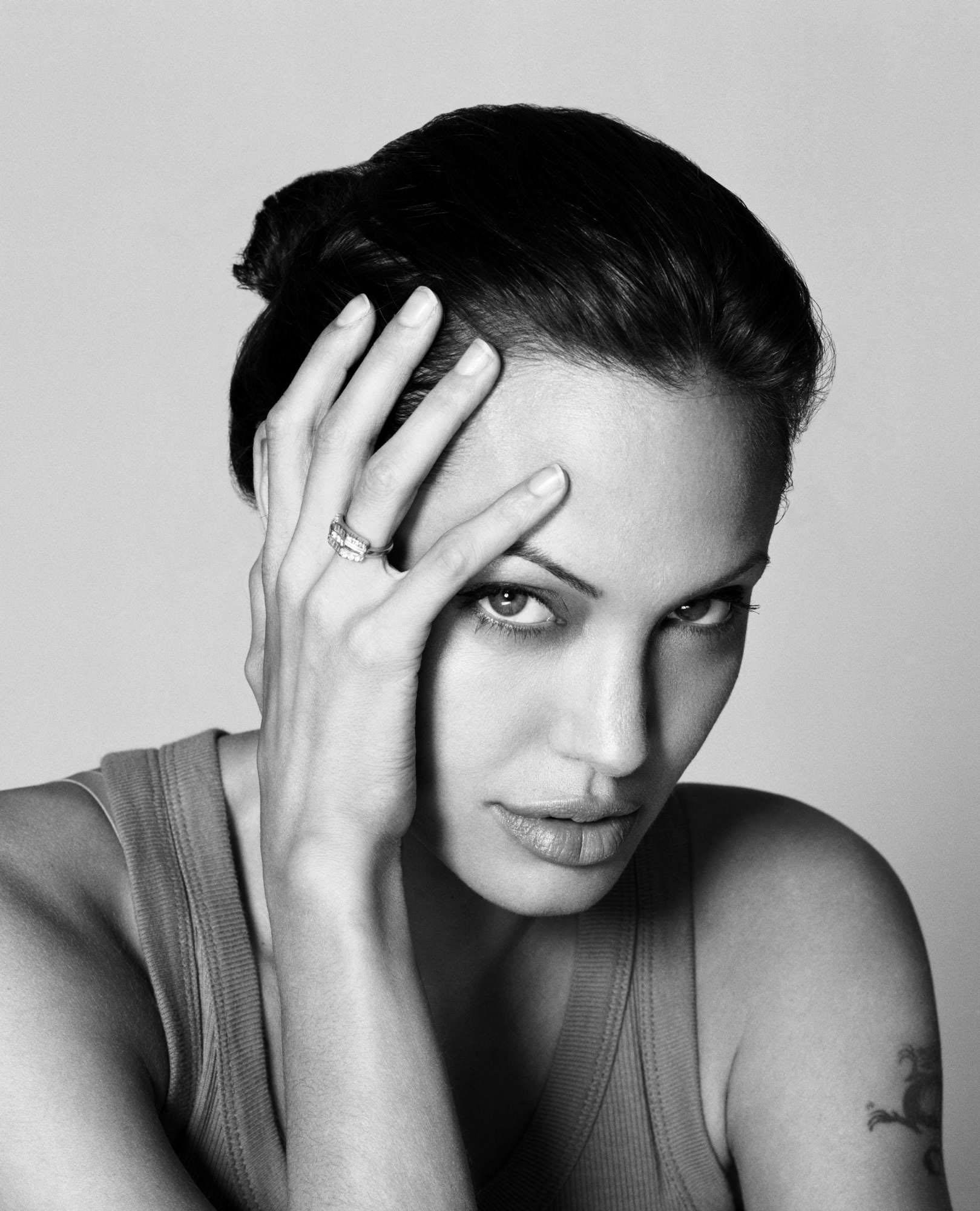 Angelina Jolie wallpaper №7557.