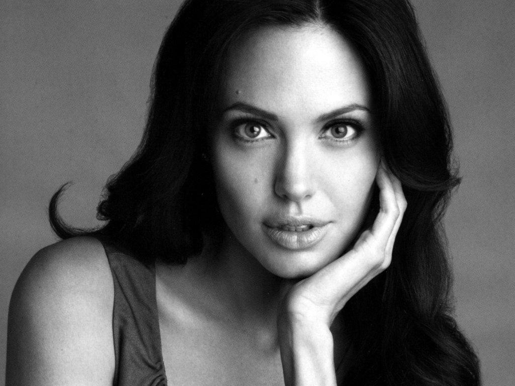 Angelina Jolie wallpaper №799.